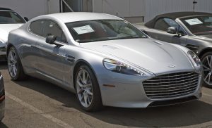 jazda aston martinem po torze